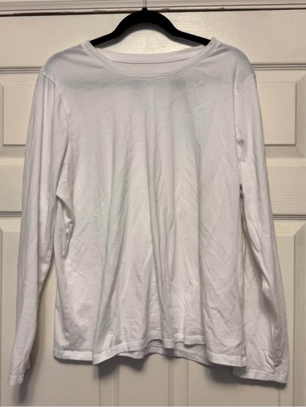 Classic White Long-Sleeve Crewneck Top - Time&Tru